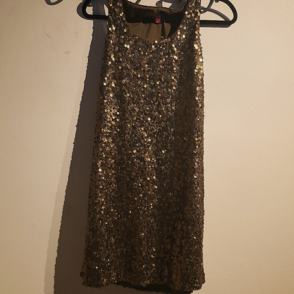 Dress  green  /gold